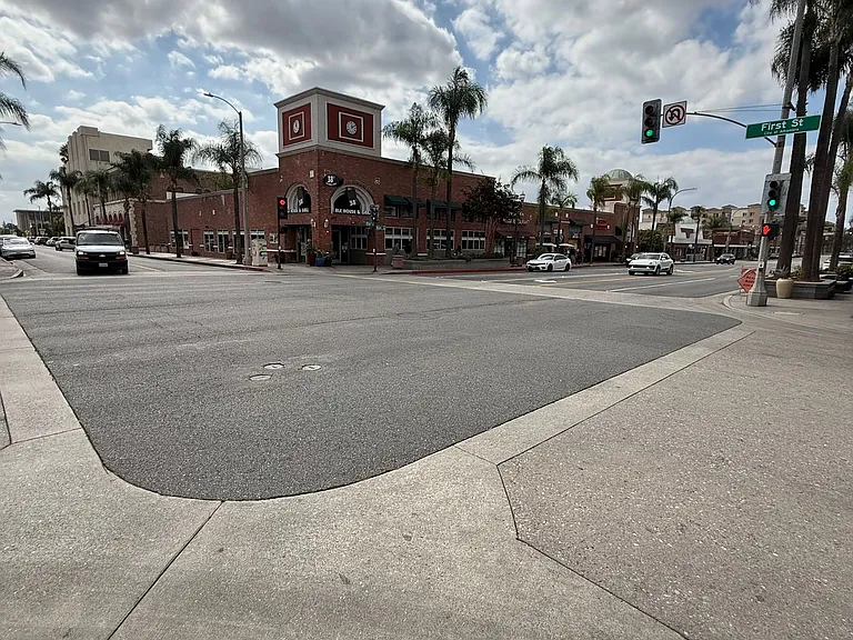 Evans Apartments — Photo 9