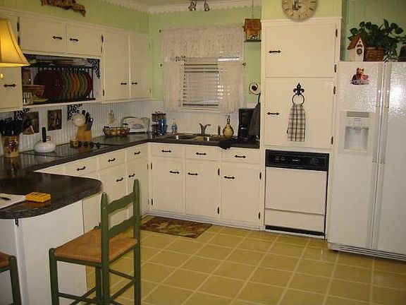2nd image of 2025 Carolina Ave