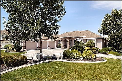Corner Lot with Rounded Driveway