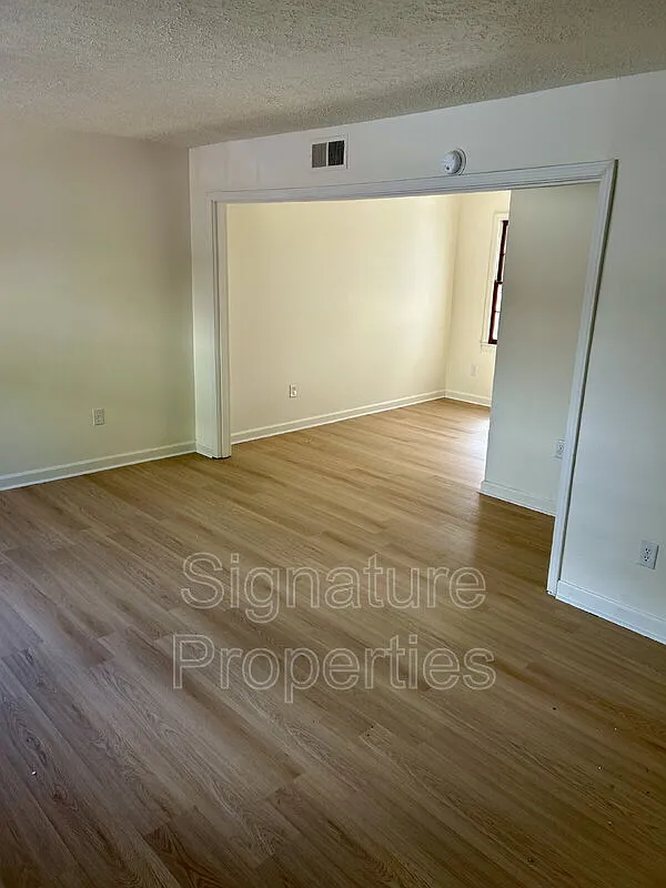 2 bed, 1.5 bath, $875 — Photo 3