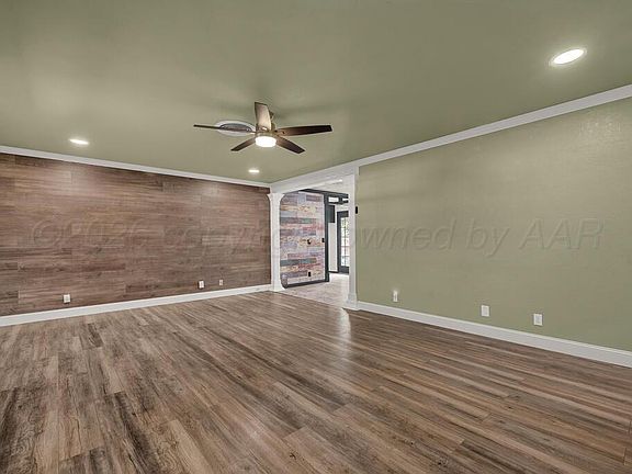 4th image of 222 Aspen St