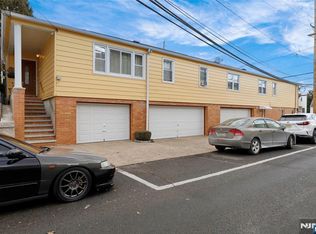 391 Avenue E Ave, Bayonne, NJ 07002