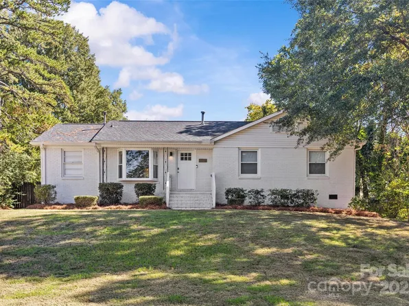 6701 Lynmont Dr, Charlotte, NC 28212