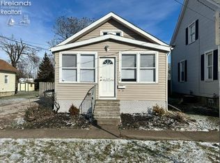 1128 Milan Rd, Sandusky, OH 44870