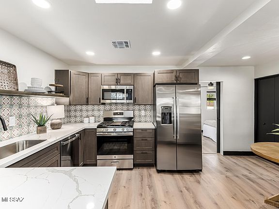 5th image of 5349 E Bellevue St