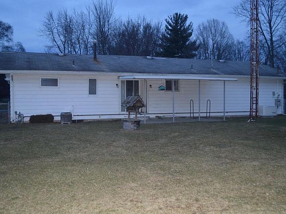 3rd image of 2411 Rebecca Ln