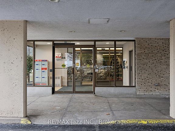 2nd image of 120 Elgin St W #102