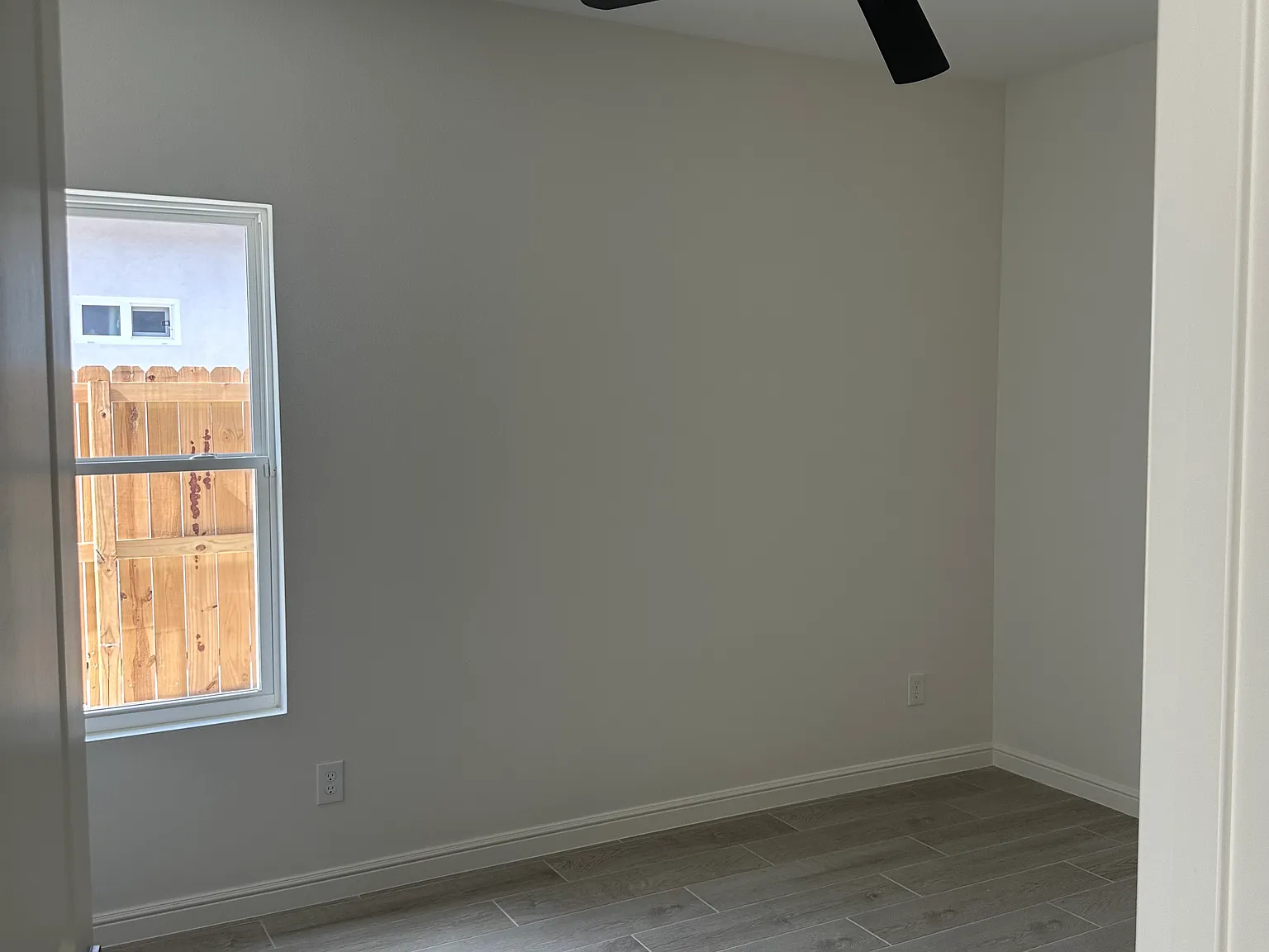 3 bed, 1064 sqft, $1,300 — Photo 2