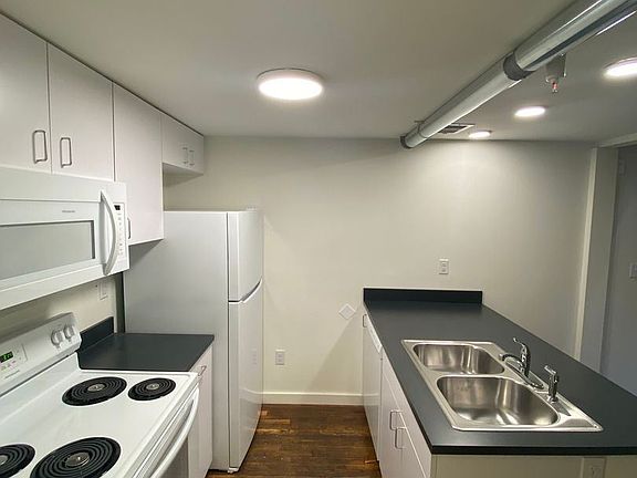 4th image of 415 E Grace St #103