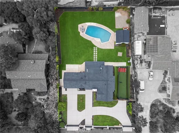 13081 Prospect Ave, Santa Ana, CA 92705