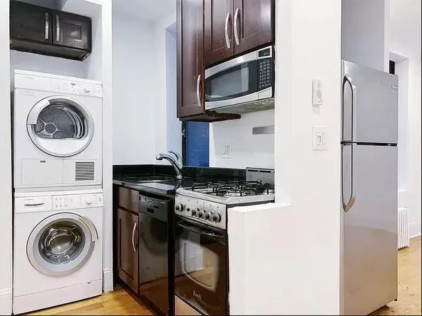 250 Pacific Street image 1 of 7