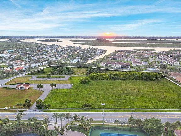 5th image of 2901 N Highway A1a