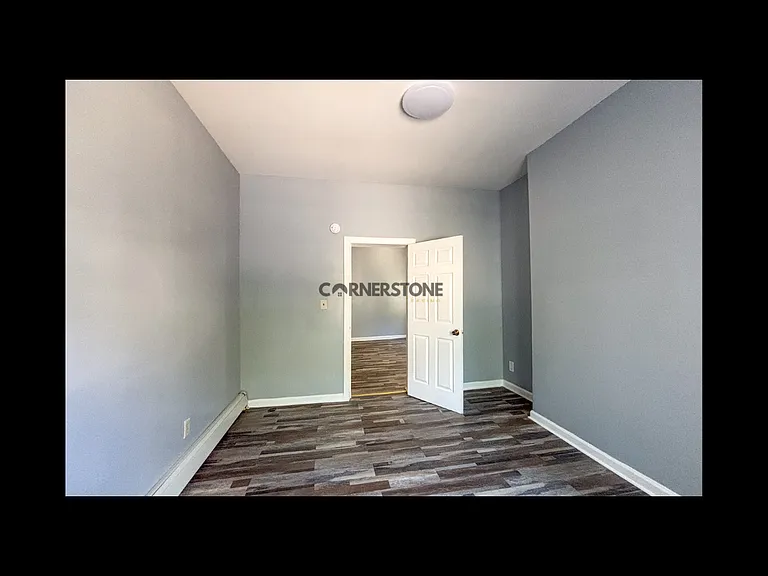 136 Godwin Ave — Photo 8