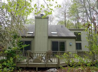 106 Flintlock Trl, Pocono Pines, PA 18350