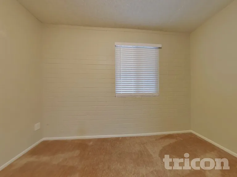 4241 N 73rd Ln — Photo 12