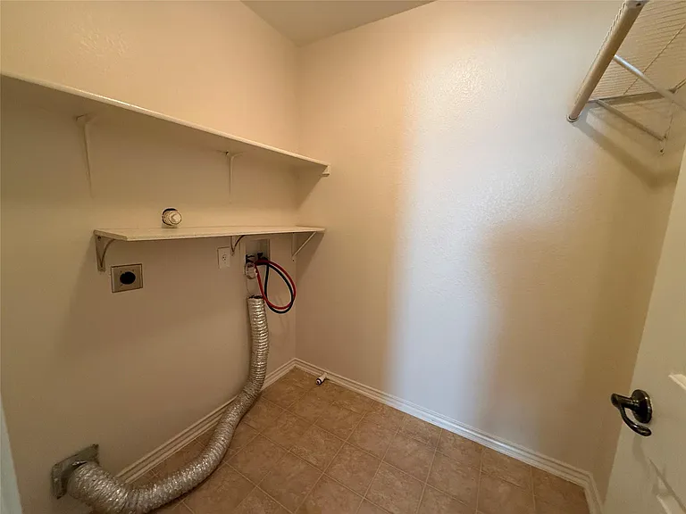 640 New Country Rd — Photo 8