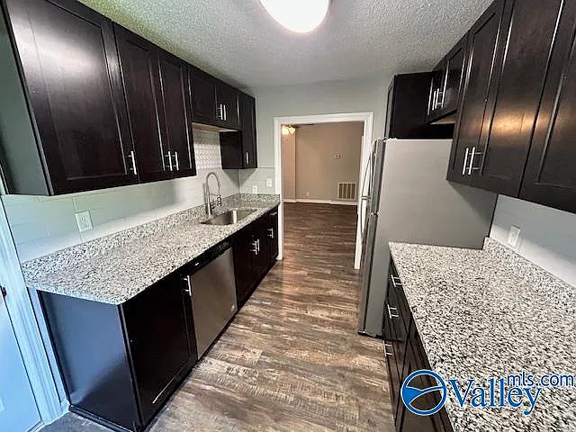 2 bed, 1.0 bath, 1236 sqft, $1,200 — Photo 4