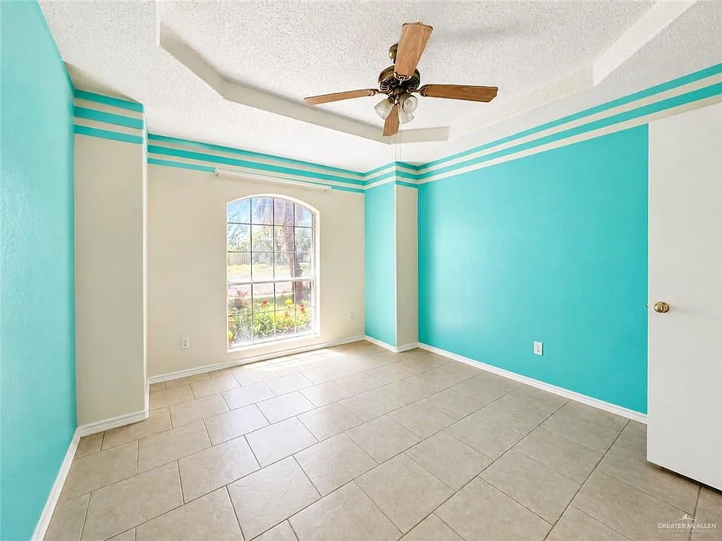 3 bed, 2.0 bath, 1250 sqft, $1,450 — Photo 2