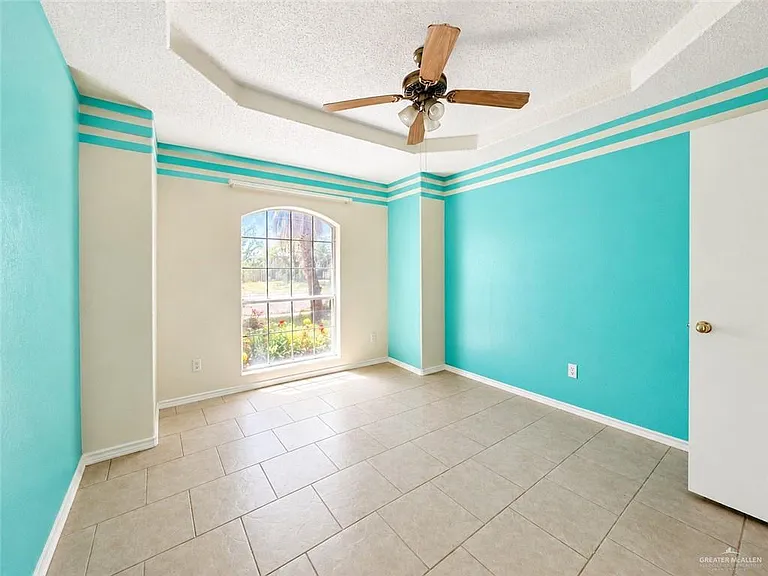 6507 Venus Ln — Photo 2