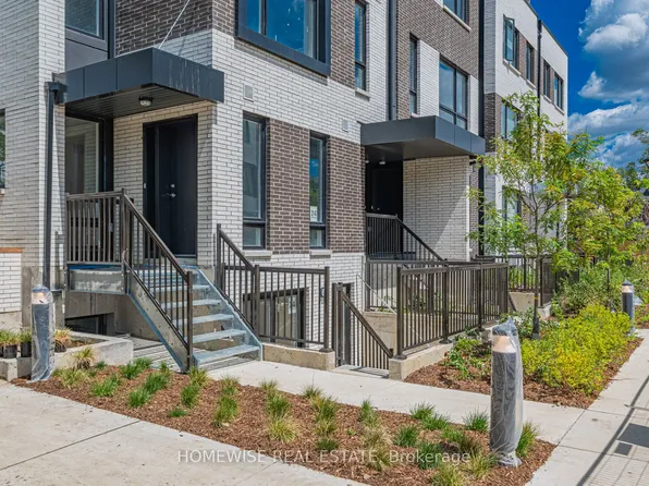 20 Ed Clark Gdns #Townhouse 8, Toronto, ON M6N 0B5