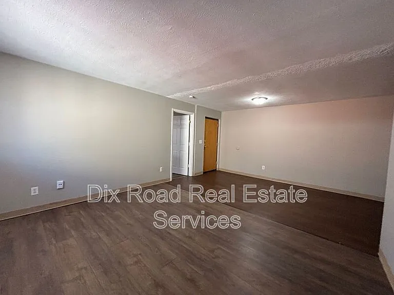 735 Trumbull St #6 — Photo 4