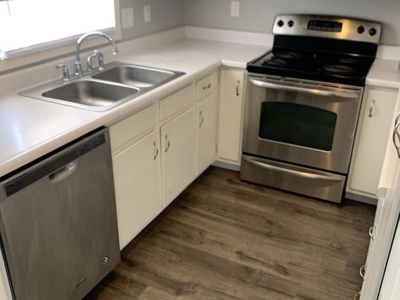 4th image of 3253 N 20th Ct #1