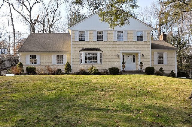 1st image of 15 Gregory Ln