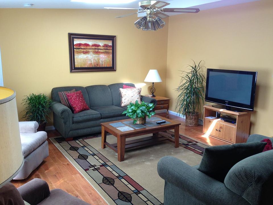 Living room west