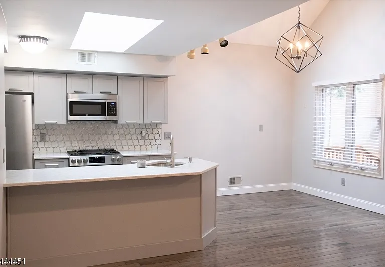 55 Clarken Dr — Photo 27