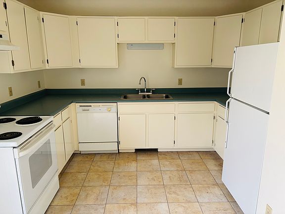 3rd image of 610 S Cedar St Unit 2