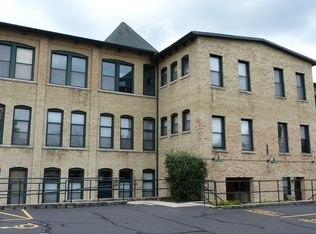 630 Congdon Ave APT H, Elgin, IL 60120
