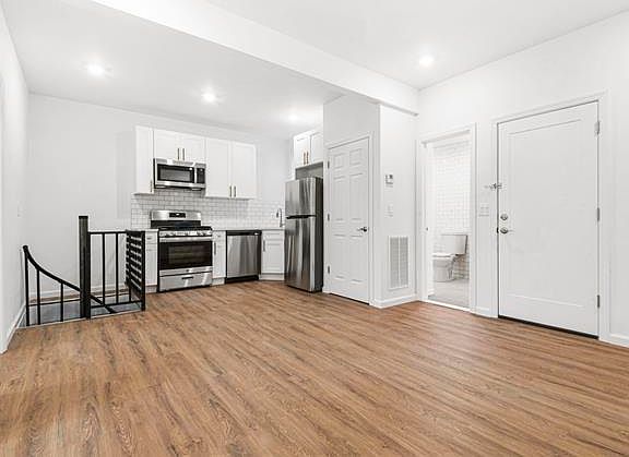 5th image of 33 Stagg St #2A