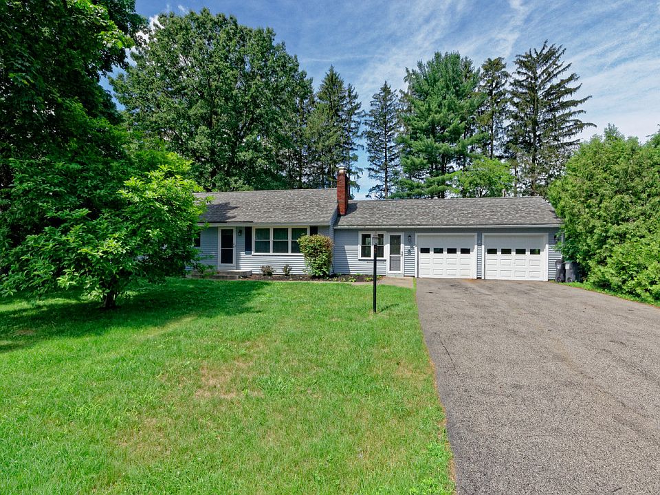 1st image of 9 Cypress Dr
