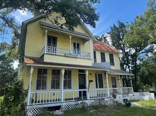 1004 26th St W, Bradenton, FL 34205