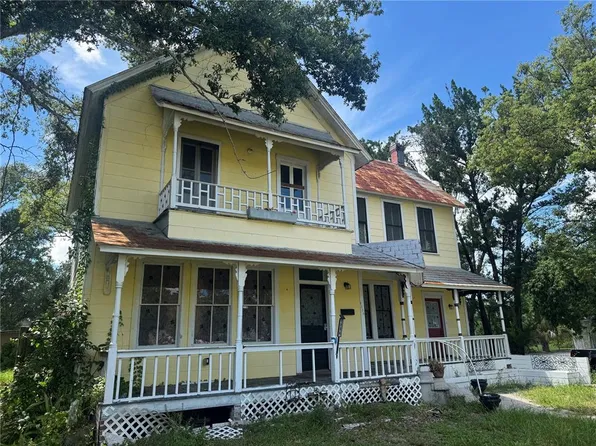 1004 26th St W, Bradenton, FL 34205