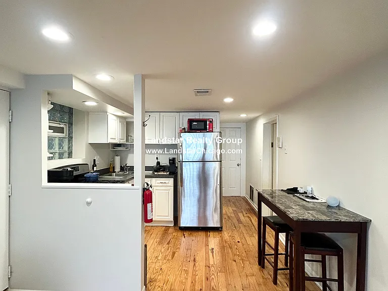 1419 W Grand Ave #G — Photo 3