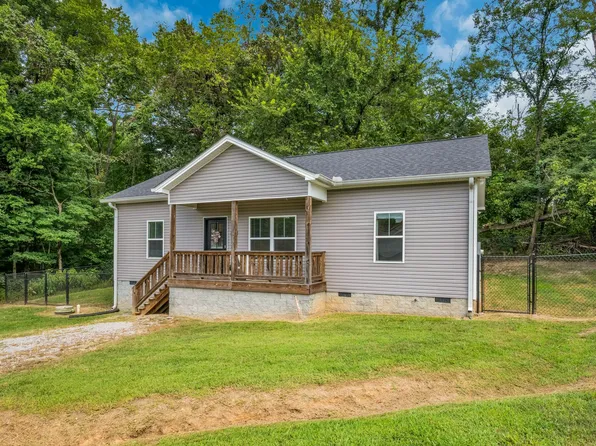 112 Holland Dr, Burns, TN 37029