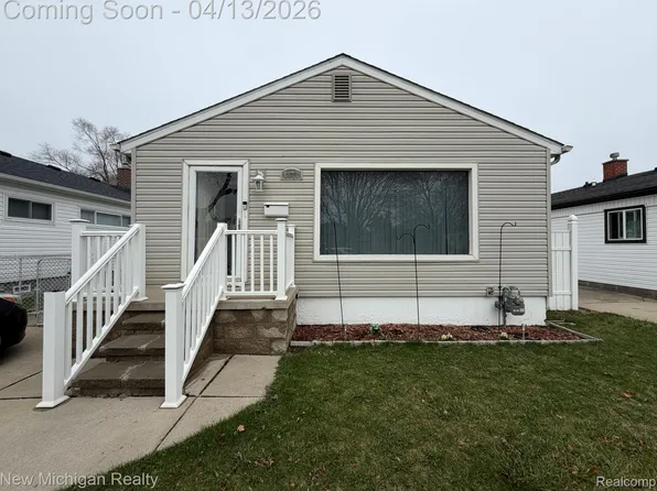 6671 Mayfair St, Taylor, MI 48180