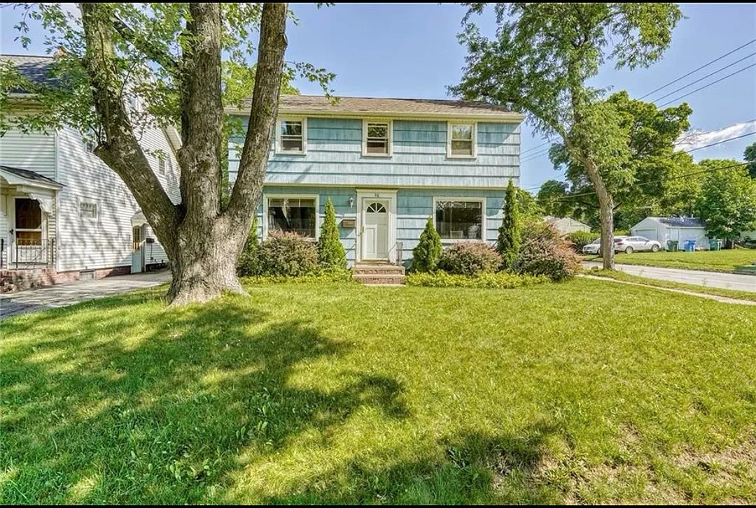 3 bed, 1350 sqft, $2,350 — Photo 1