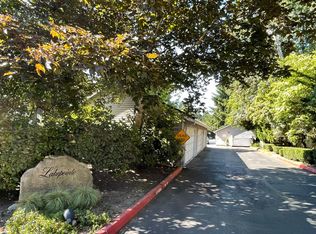 10832 NE 68th St APT A-1, Kirkland, WA 98033