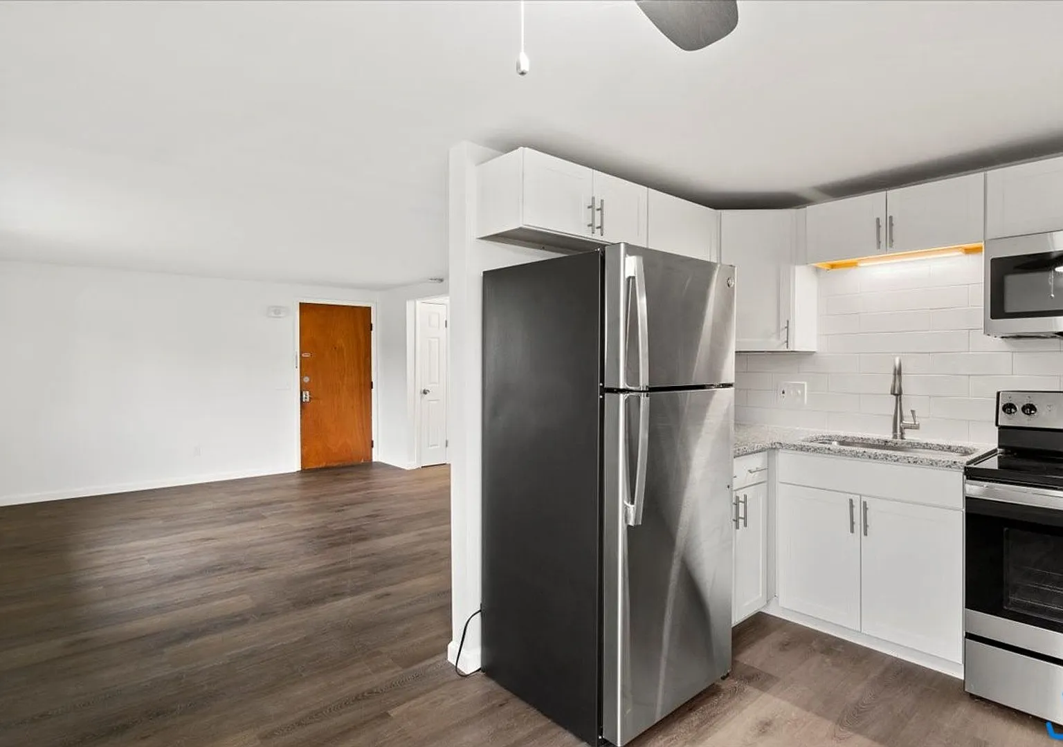 Burke Crest Apartments — Photo 2