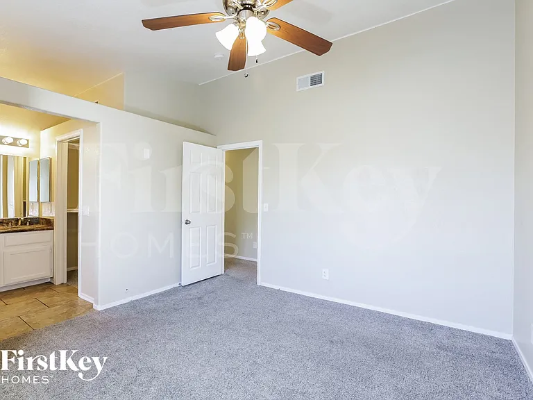 4512 Powell Point Way — Photo 9