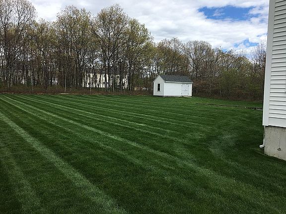 4th image of 25 Paddock Dr