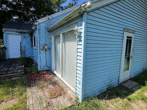 2nd image of 19393 Greenacre St