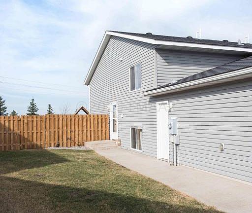 4th image of 1066 Oak Pl