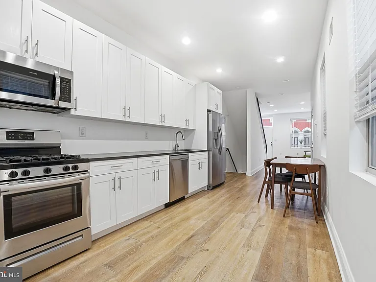 1807 Wylie St — Photo 7