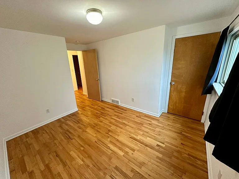 2099 Fabian Dr — Photo 8