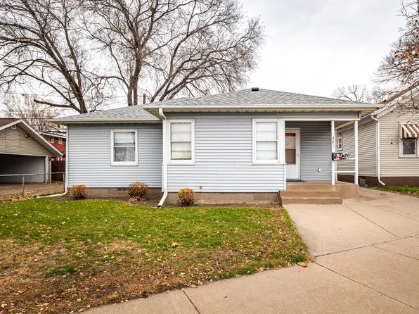 1325 South AVENUE, La Crosse, WI 54601