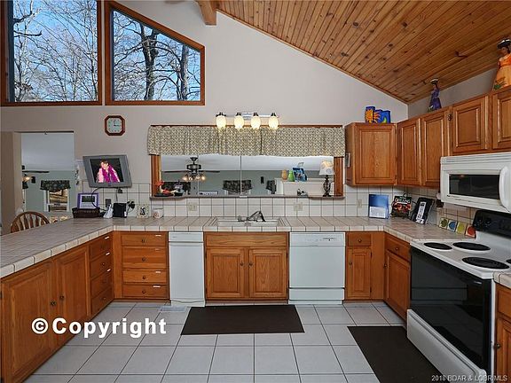 3rd image of 290 Old Hickory Ln