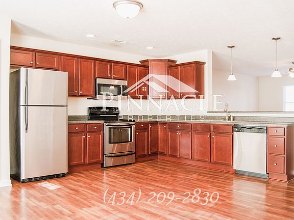 2nd image of 110 Colonnade St